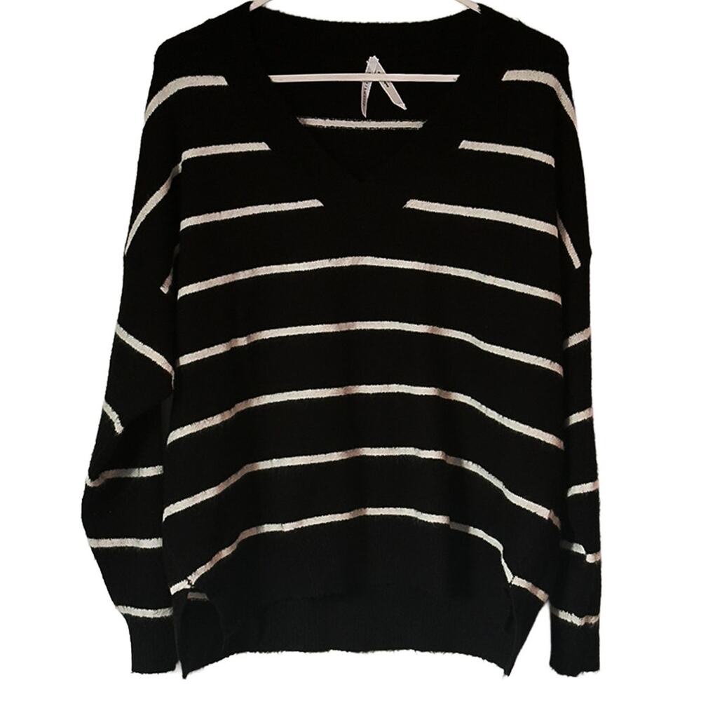 Dreamers by Debut Oversized V-Neck Striped Sweater Black/White Women's Small